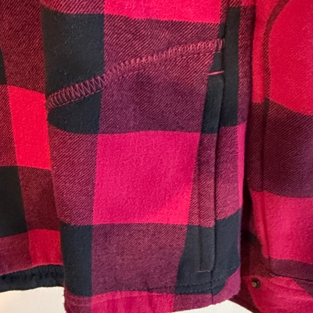 Orvis woman’s Red and Black Checkered Shirt/jacket. Shacket. Small. 💯 cotton. - Picture 3 of 9